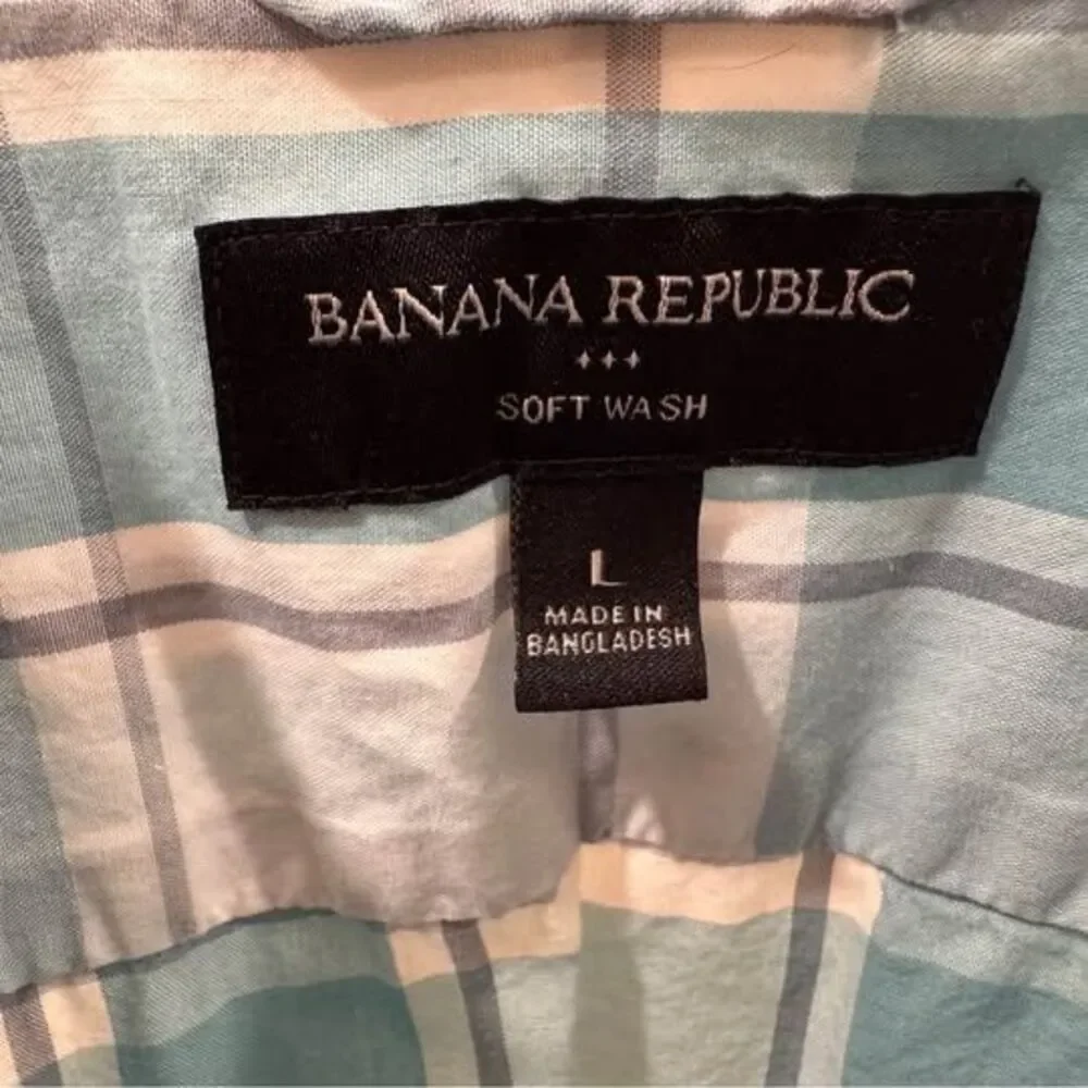 Banana Republic Short Sleeve Button Down Shirt